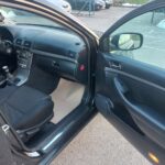 Toyota Avensis Wagon 2.0 D-4D AUTO u odličnom stanju – pogled iz različitih kutova